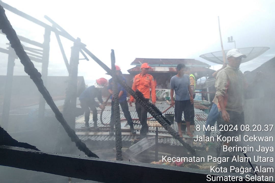 Kebakaran RT 05 RW 02 Kel. Beringin Jaya no. 42 dan 43 Kec Pagar Alam Utara